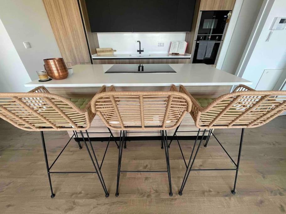 Luxury Designer Apartment - Unbeatable Sea Views アギラス エクステリア 写真